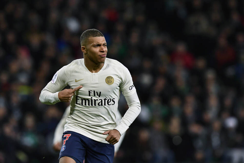 生涯得分超越加内特! 库里: 他们都是传奇 我真的倍感荣幸!